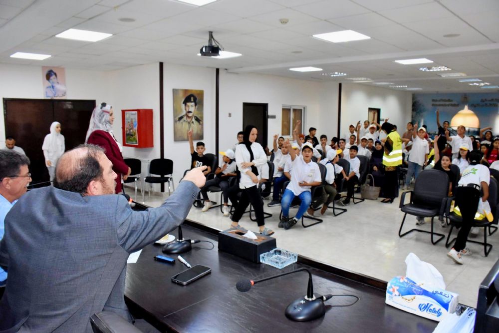 ضيف المخيم الاخ المناضل قدورة فارس رئيس نادي الاسير