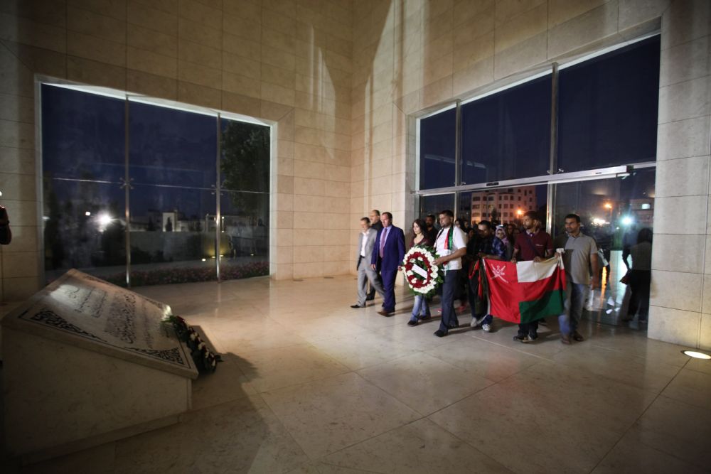 الوفد الشبابي العربي بزيارة رمزية الى ضريح الشهيد الرئيس ياسر عرفات "ابوعمار"