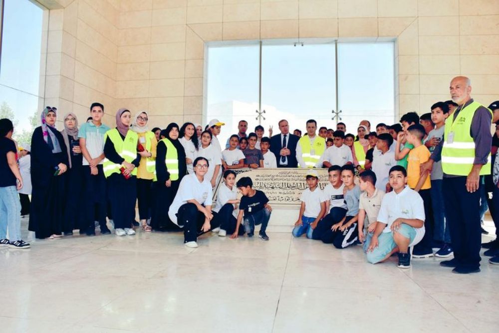زيارة لضريح الشهي-د الرئيس ياسر عرفات ابو عمار من زهرات واشبال منظمة تطوع
